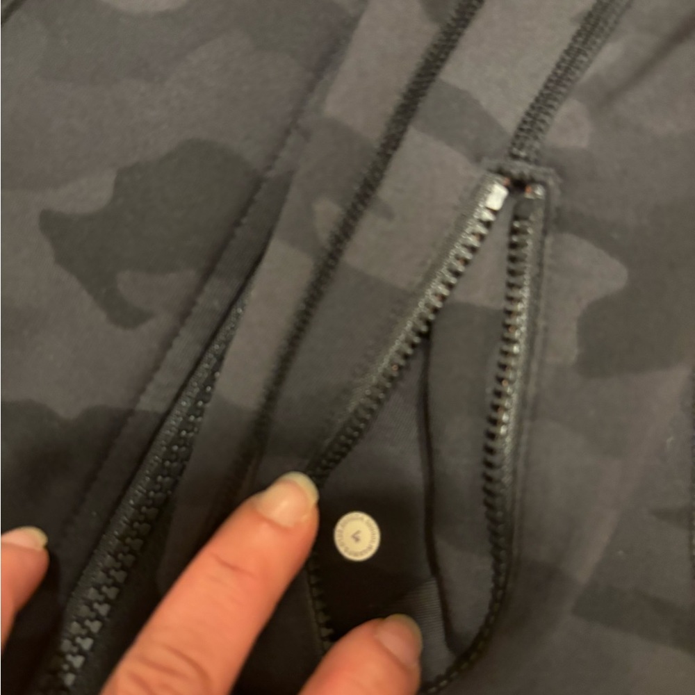 Define Jacket
Luon - Picture 3 of 3